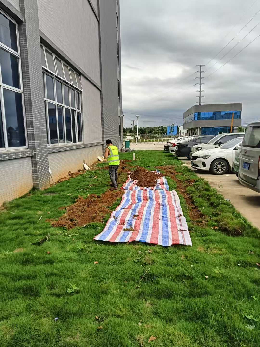 厂区静电接地网开挖