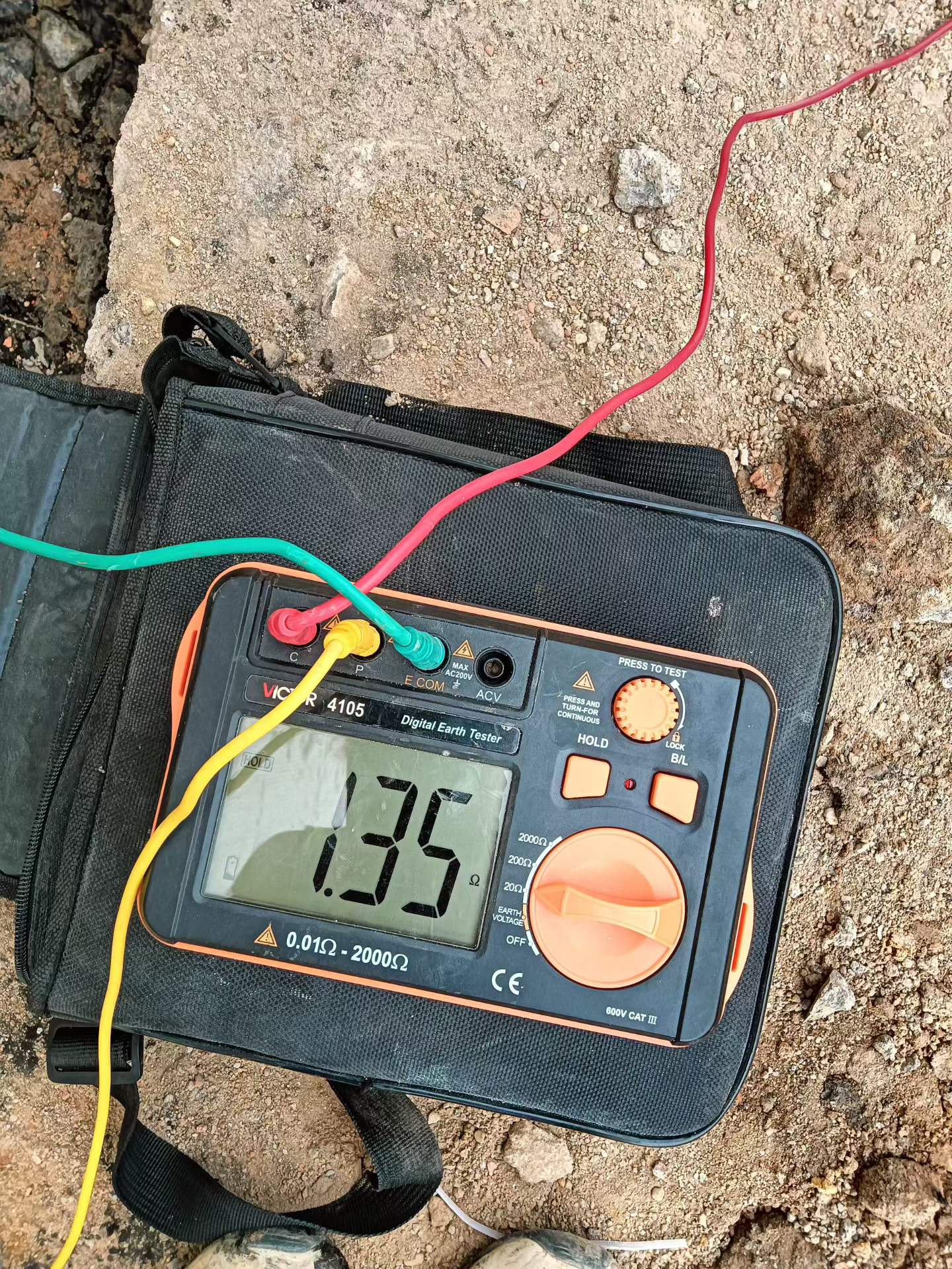 思研科技助力电子科技企业完成高标准静电接地桩施工，验收完美合格